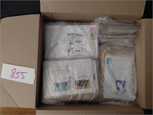 DDR-BREV/KORT Kasse med ca 1000 enheter 1949-90. Ser ut til å være en del med serier. Mest 70-80-tallet, vekt 7,9 kilo