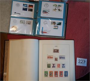 SVEITS Brukt og ubrukt samling i Davo album med ark til 1975. Bra besatt fra ca 1925 minus 1945 Pax og miniark. Medfølger et FDC-album med noen brev