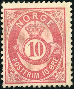 36. 10 øre skravert Posthorn 1879. merket er uten lim og to korte tagger. Attest Aune.