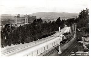 Postkort. Oslo Sjømannskolen. Med trikk.