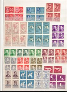 Diverse 4-blokker 1955-87 i 16 siders bok. De beste mangler, men pålydende snaut 1500 kroner