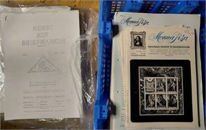 FILATELIBLADER "KUNST PÅ FRIMERKER"  1961-70 (40) og "MONA LISA" 1972-93, antagelig komplett. Alle på tysk. Vekt 7 kilo, GI BUD!
