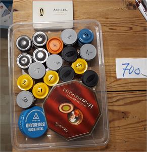 MYNTER Ca 5kg i plastboks. Ser ut til å være norske, dels sortert etter pålydende i filmrull-bokser. Fra dødsbo, vekt 5 kilo