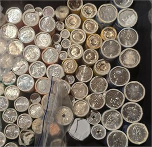 Drøyt 60 norske myntruller fra Norges Bank. Bl.a 13 myntruller av 5 kr før 1998 og 11 med 10 kroner før 1995. Videre av utgåtte mynter nevnes: 16 ruller med 1 krone og 19 med 50 øre. Av nyere er det 3 ruller med 20 kroner, 2 ruller med 10 kroner og 1 rull med 5 kroner. Duplisert med hht. årganger.