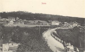Skreia (N. K. 1083) St. Gjøvikbanen….motiv fra Østre Toten,  Sendt til Danmark
