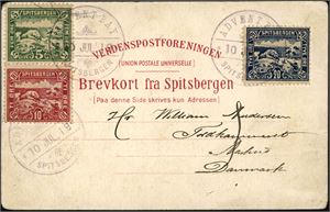 Spitsbergen E 4/6. "Hilsen fra Spitsbergen kort i farger påsatt 3 ulike Spitsbergen-etiketter, stemplet "Advent Bay Spitsbergen 10 Jul. 19" (1906).