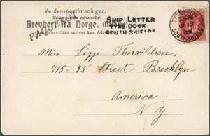 77. 10 øre Posthorn på postkort til New York, stemplet "South.Shields Tyne Dock De13 09" og ved siden både linjestempel "Paquebot" og "Ship Letter Tyne Dock South Shields".