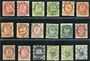 22-36. 30 stk Skravert Posthorn, Oscar kronemerkene samt en 5 øre- og en 10 øre1879.