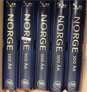 NORGE 100 ÅR 5 bind fra Samlerforlaget. Har sikkert kostet mye som nye, vekt 9,8 kilo