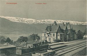 VOSSEVANGEN med tog og Fleischers Hotel (HO) småformat (G.H. 639) ubrukt