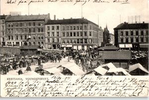 Christiania, Youngstorvet. (Alstrup 243). Udelt bakside, småf. s/hv. Stpl i 04. Pen brukskvalitet.