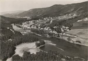 Postkort jernbane ÅMLI med stasjon (AA) A6 s/h (Nor Flyselskap 48693) ubrukt