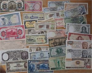 Spännande parti sedlar från hela världen, blandat kvalitet men många bättre ingår!