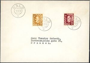 434,437. 50 øre- og 75 øre Haakon på konvolutt, stemplet "Oslo 1.7.57". (3.800,-).