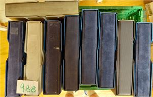 SAMLERHUSET MYNTBREV Samling i 9 bind nr 2-141, muligens komplett minus nr 1. Også noen minnebrev fra 2010-11 bakerst i siste bind. Må ha kostet noen tusen, vekt 17,8 kilo