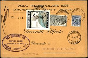 To italienske frimerker (1,25 L og 60 cent.) samt dekorativ etikett på "Volo Transpolare 1926"-konvolutt, stemplet "Ciampino 8.4.26" og adressert til Frankrike. Ved siden ovalt stempel "Volo Transpolare 1926 Amundsen-Ellsworth-Nobile" samt signatur av et av ekspedisjonsmedlemene.