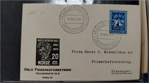 NORGE två visiralbum med FDC mellan 1940-2000-talet. Flera bättre i början med bland annat Universitetet,