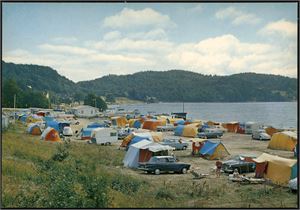 Camping. Drøyt 115 norske postkort i storformat, noen i sort/hvit.