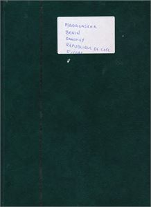 FR. KOLONIER/EKS-KOLONIER Diverse i 16 siders bok inkl noen ikke-utgitte merker Madagascar. Noen bedre verdier her og der