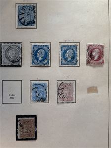 Kasse med brukt/ubrukt samling + eske brev kjøpt på annen auksjon for 8200 kroner. Blandet kvalitet, i tillegg dublettbøker, postfrisk bok, poser og arkiv. Vekt 9,3 kilo