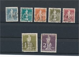 BERLIN o Mi 35-41, 1949 UPU. Pen serie, utrop 400 på en annen auksjon (€ 450)