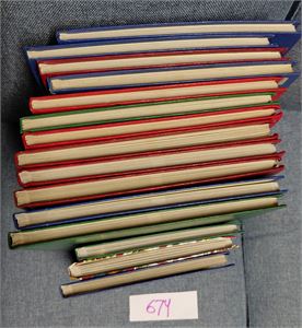 Dubletter i 15 innstikksbøker. Mye vanlig vare. Noen Danmark tofarget i ei av bøkene, vekt 8,9 kilo