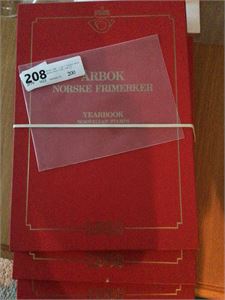 Årbok 1988 , 3 stk ** Postens første Årbok ( Verdi: 3.000.-) Pål. 321.-