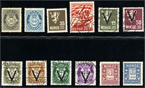 Norgessamling 1898 til 2017 inkludert Porto-, Tjeneste- og Returmerker. Postfrisk samling med noen få unntak. Portomerke 6 og 7 er ubrukte. Også noen moderne "lokalmerker".
