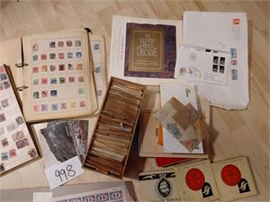 Loftsrydding inkl eldgammelt Schwaneberger verdensalbum med en del merker, noe Norden egenmontert i ringperm, noe USA og annet rot. Vekt 5,2 kilo
