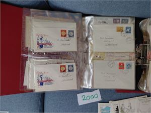 FDC + 3 ringpermer 40-tallet til 1982. Ser ikke ut til å være Postens vignetter, mye FRI-ME-CO og NFT. Noen stemplet lokalt, flest "VÅGSBYGD". Vekt 5,7 kilo
