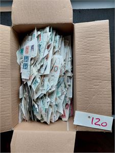 KLIPP Kasse med Postens klipp. Vekt 2,5 kilo