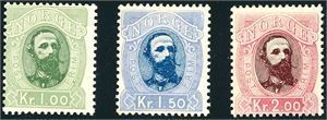 32/34. Oscar kronemerker i komplett serie. (6.000,-).