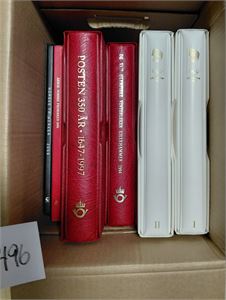 LOOC/POSTEN 2 samlinger fra Posten, LOOCs OL-samling og 3 årbøker inkl 2009. Vekt 11,7 kilo