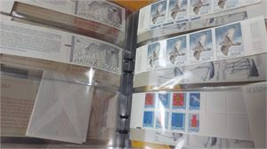 SVERIGE häftessamling H313-339 i en kontorspärm, nom. 2800kr plus 7 rabatthäften