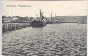 Tangenkaien Drammen  (Drammens Kortforlag, 109) st. 1910, 2 båter ved kai