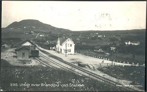 Utsigt over Brandbu ved Stationen. Brukt i 1920. K-2