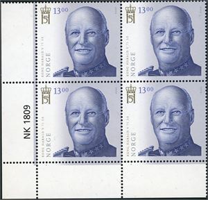 Norske dubletter fra 1980 til 2016 i 22 tykke innstikkbøker. Pålydende verdi = kr 90.300,-. Også noen FDC medfølger. Alt i 3 kasser.