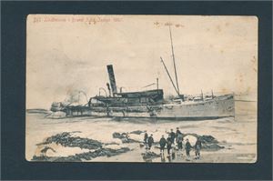 SKIP D/S LINDHOLMEN I BRAND 3die JANUAR 1907. (E. Stave No 7). Noe medtatt kort viser skipet i brann utenfor Lista stemplet "BRISEID 26-II-12"