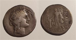 GREKLAND, THASSOS, ca 148–90 f.Kr. Silver tetradrachm.  Åtsida: Dionysos med vinranke-/lagerkrans,