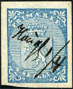 1. 4 skilling Våpen 1855, annullert med håndskrevet "Hougs. 1/4". Meget gode marger. Et ørlite eierstempel på baksiden. Attest Enger.