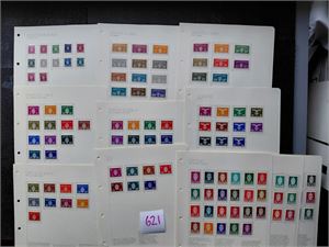 TJENESTE xx samling 1-137 i perm fra Samlerhuset. Mangler kun 6a, 6b, 12, 14 og 17.