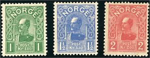 93/95. Haakon kronemerkerker 1909 i komplett serie. (13.800,-).