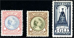 The Netherlands. A small lot with a range of unused issues.