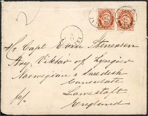 27. 40 øres porto til England. 20 øre skravert posthorn i horisontalt par på dobbeltvektig konvolutt til Lanestaft, stemplet "Arendal 12.6.1878". Ankomststempel på baksiden.