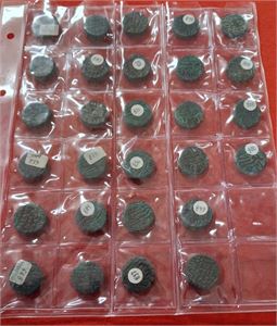 INDIEN, 28 st islamiska kopparmynt – Bengal Sultanat, ca 1400–1500-tal.