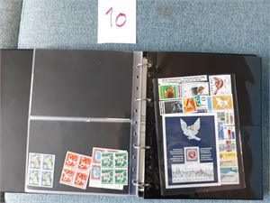 SVEITS Mest postfriske 4-blokker og enheter i FDC-perm, mest 40-tallet. Også årssett 1995. Meget stor katalogverdi