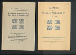 LITTERATUR- JULEMERKER Katalog Norge 1906-55 + katalogen fra utstillingen i Oslo i 1955. Ingen noteringer