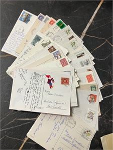 16 nyere postkort med julemerker