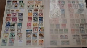 KOLONIER, två insticksböcker med en del material från Portugisiska, Franska och Holländska kolonier