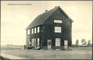 Aadalsbruk Jernbanestation. Brukt 1917. K-1